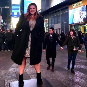 Meet your Posher, Elizabeth